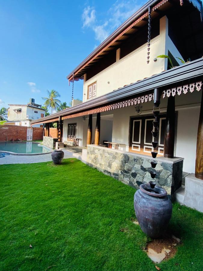 Thaprobana Villa Tangalle - Private Villa Exterior photo