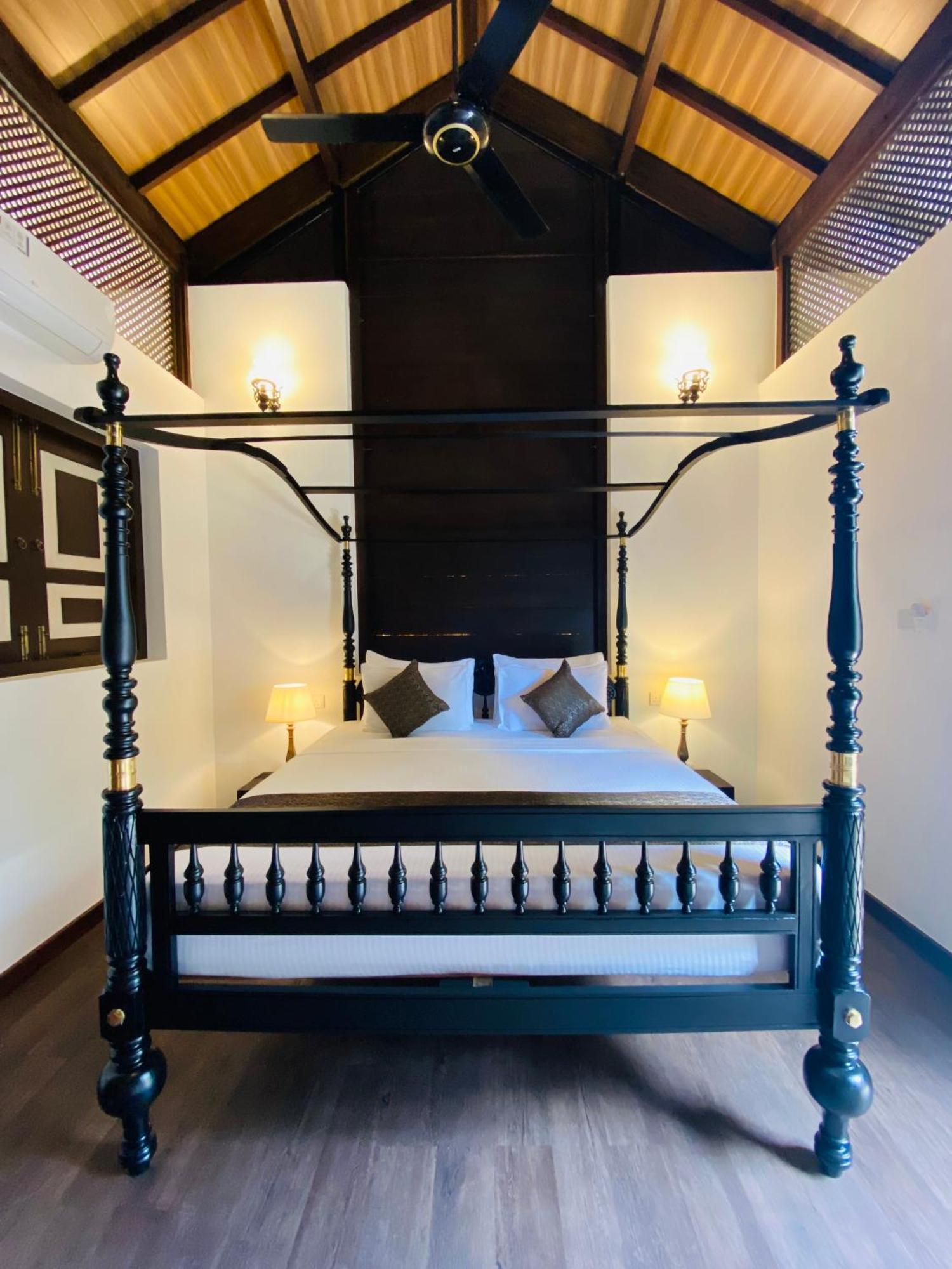 Thaprobana Villa Tangalle - Private Villa Room photo
